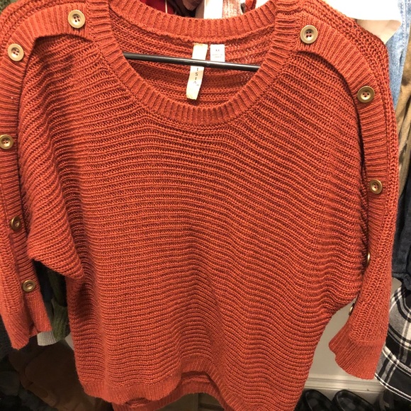 sweater - Picture 1 of 1